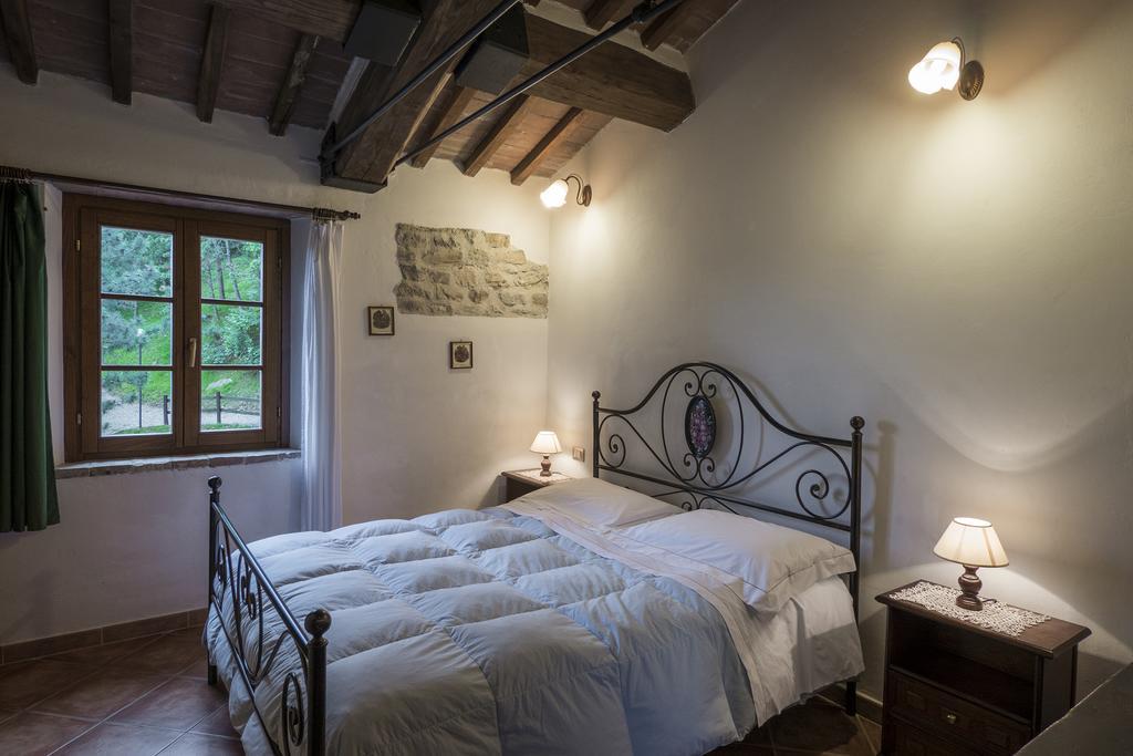 Agriturismo Monte Acuto Умбертіде Номер фото